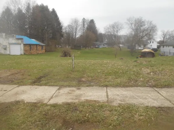 318 Worth St, Corry, PA 16407