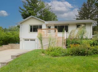 226 Lounsbury St, Watertown, WI 53098