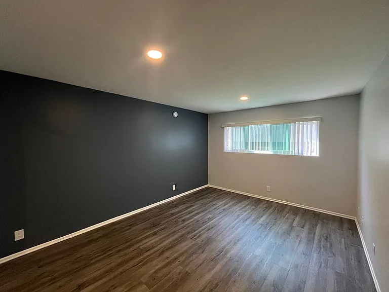 1371 S. Beverly Glen Blvd. — Photo 32