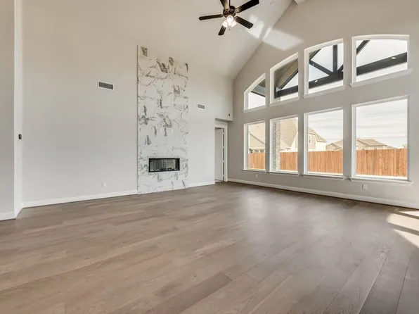 7562 Ridgedale Rd, Grand Prairie, TX 75054