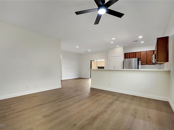 4th image of 10556 Bandera Mountain Ln