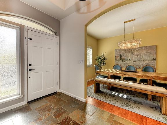 5th image of 1010 Fox Run Ct