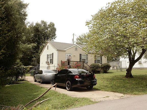 3rd image of 302 Park Ln