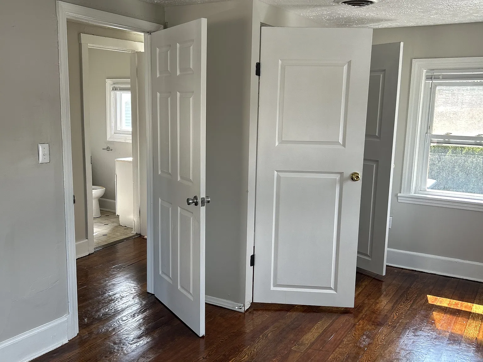 890 Plymouth Street & Garage - 890 — Photo 3
