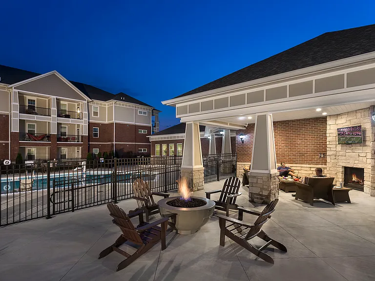 Mount Victor Olde Towne Luxury Apartments — Photo 26