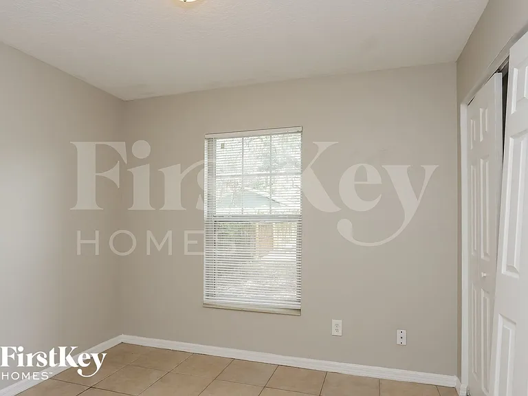 1210 E Palifox St — Photo 11