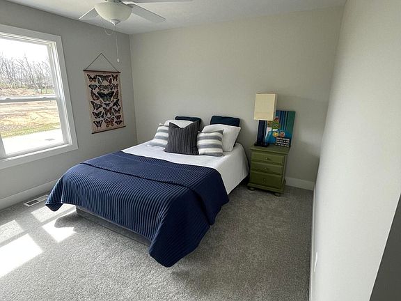 5th image of 295 Vista Green Ct