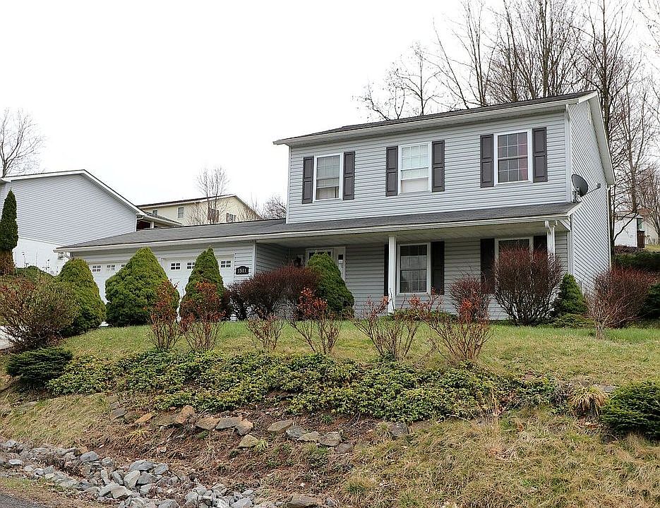 2nd image of 1511 Westbrook Dr