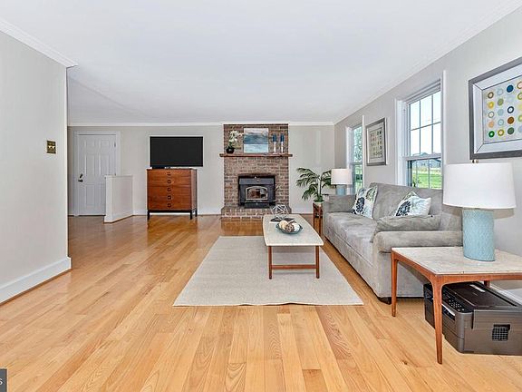 Hardwood throughout main level