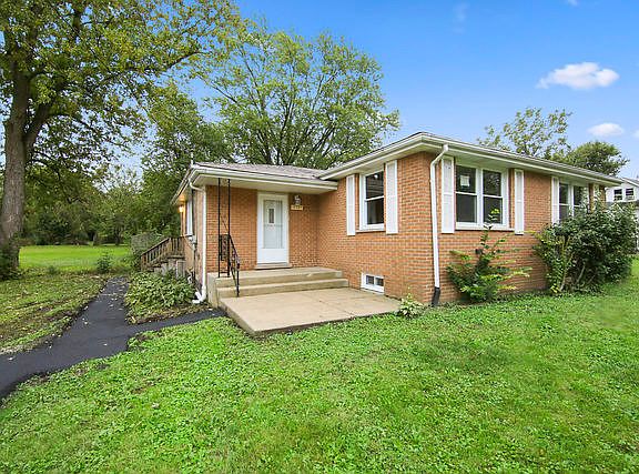 2nd image of 15737 Le Claire Ave