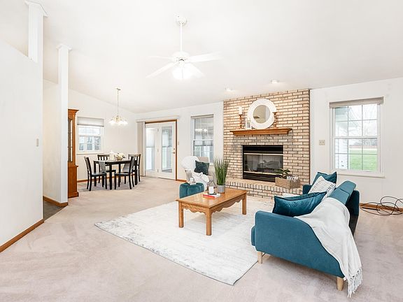 4th image of 1115 Hackberry Dr