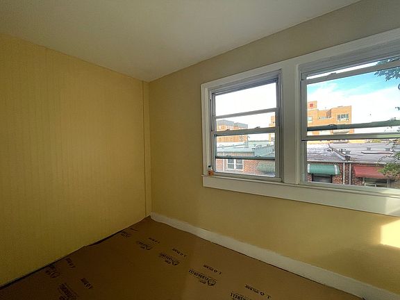 5th image of 3512 Cambridge Ave Floor 1