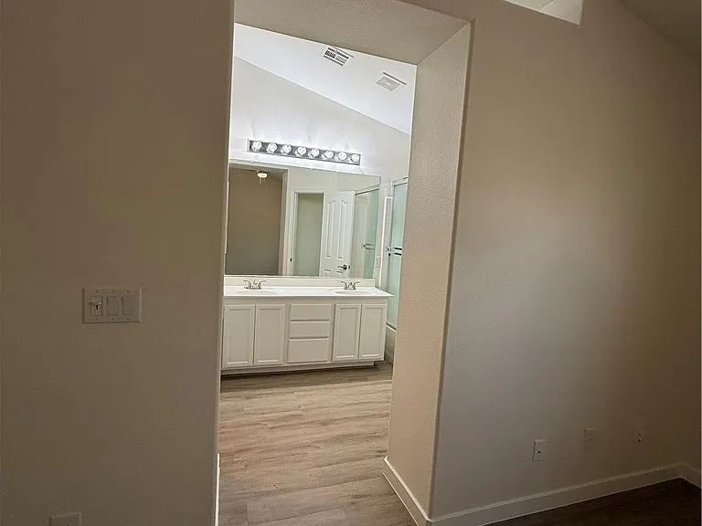 1043 Misty Rose Ave — Photo 9