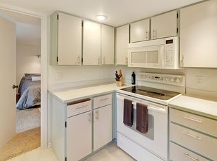 2122 41st Ave SW #B, Seattle, WA 98116