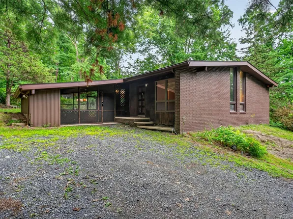 368 Old Dutch Hollow Road, Greenwood Lake, NY 10925