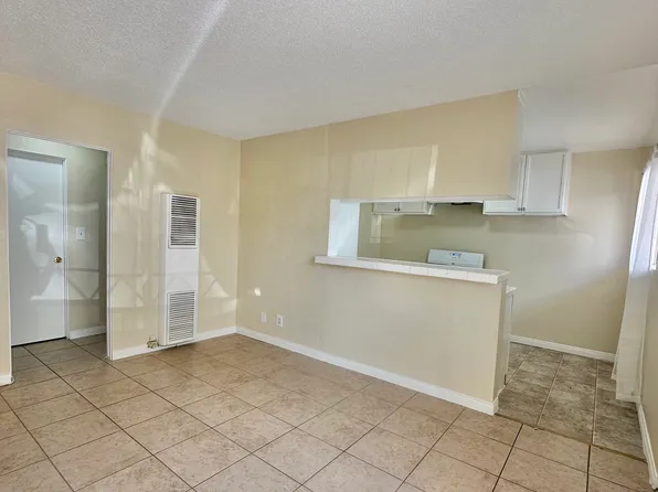 25511 1/2 Western Ave, Lomita, CA 90717