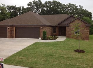 1031 Rucker Dr, Pea Ridge, AR 72751