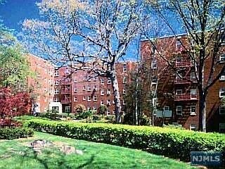 1st image of 2340 Linwood Ave #1D-401D