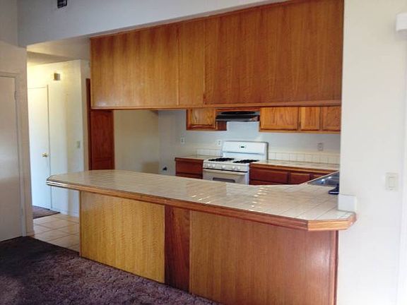 4th image of 6 Eckert Ct