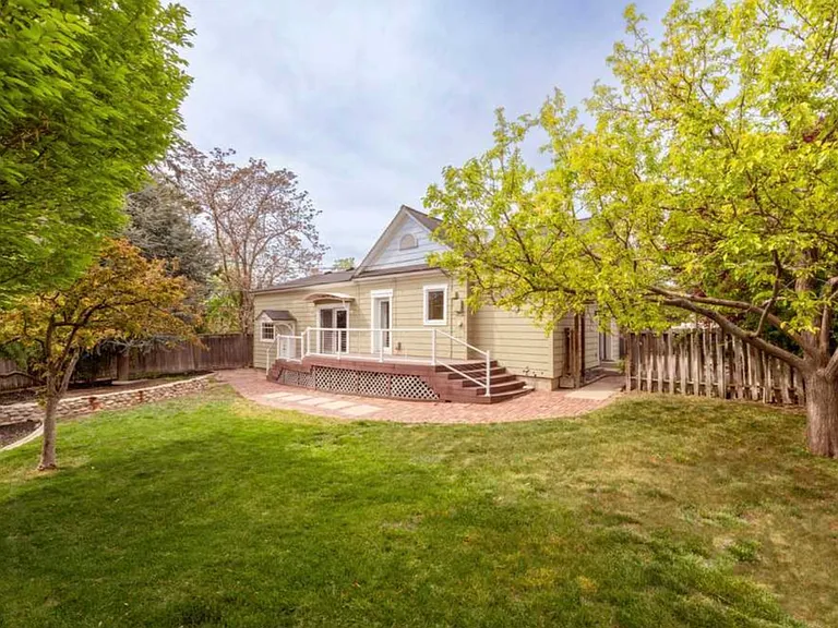 1122 E Westminster Ave — Photo 22