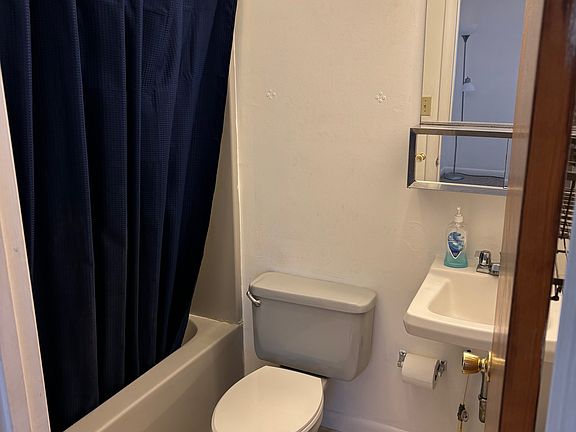 2nd image of 200 N Philadelphia Blvd APT K4