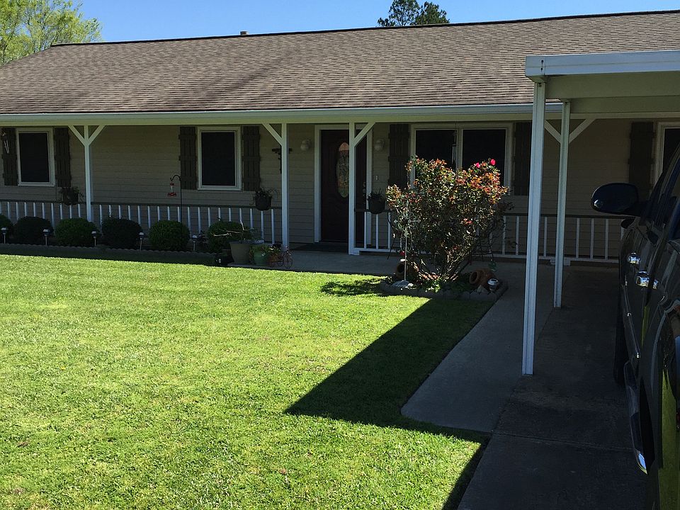 1st image of 221 Lora St