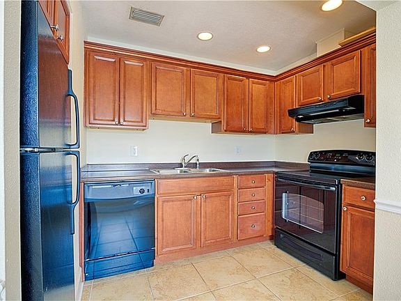 3rd image of 4954 Beach Dr SE APT A
