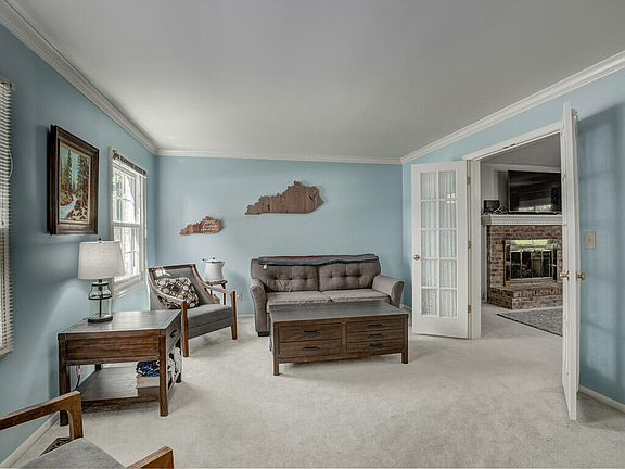 4th image of 24 Sturbridge Dr