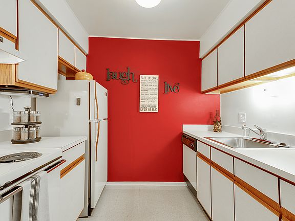 5th image of 24382 Eastwood Village Ct #507-101
