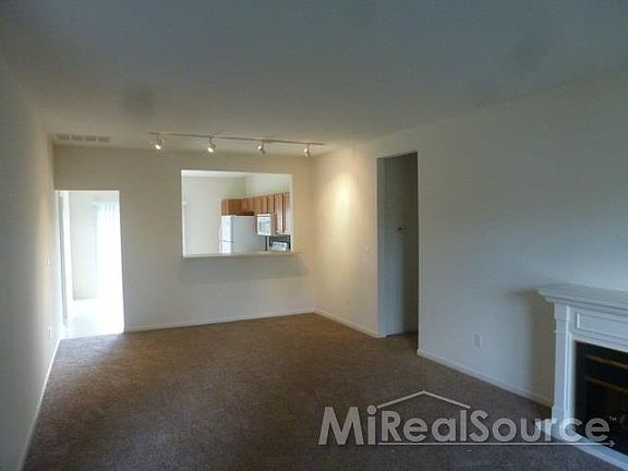 4th image of 51872 Adler Park Dr E