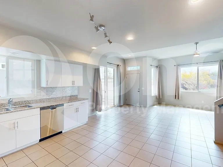 848 E Park Modern Dr — Photo 9