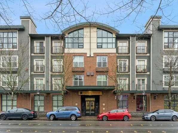 16275 NE 85th St APT 110, Redmond, WA 98052