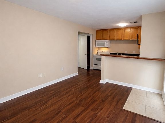 2nd image of 7477 Pitt St #3