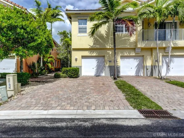 3211 Scarletta Dr, Riviera Beach, FL 33404