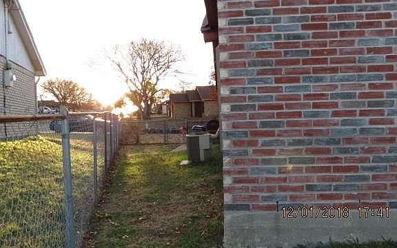 3rd image of 6770 Troyglen Dr