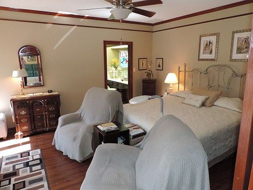 3rd image of 3619 Crestwyn Dr
