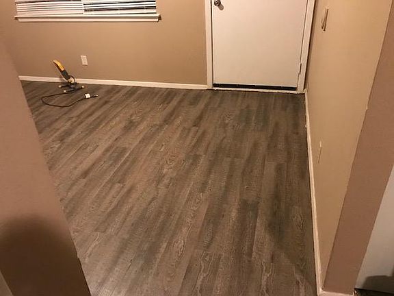 2nd image of 1208 W Hunt St