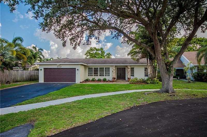 1st image of 8747 SW 52nd St