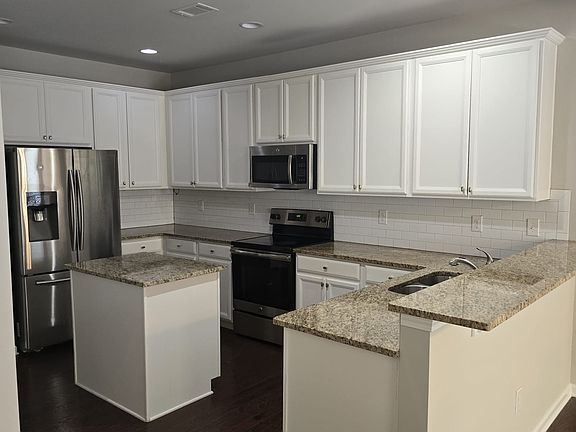 5th image of 163 Northfield Cir