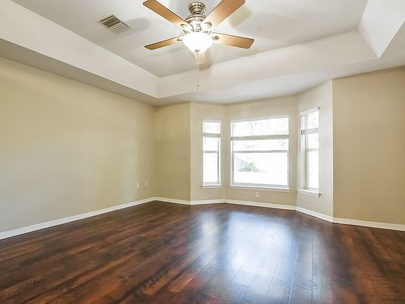 3rd image of 1122 Juniper Ct