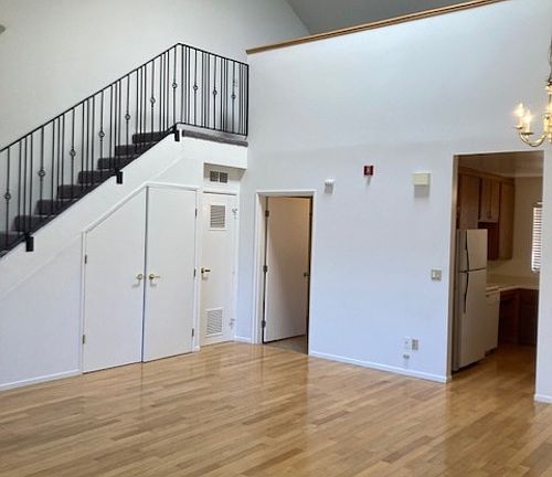 2nd image of 11508 Moorpark St #F