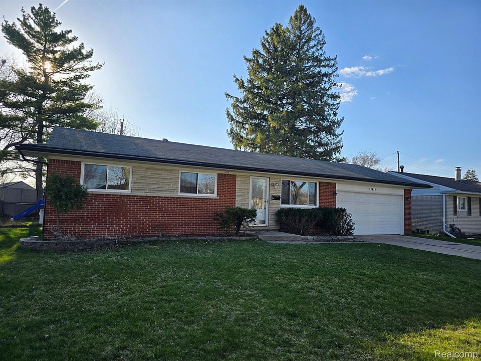 1st image of 39423 Roslyn Dr