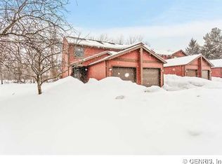 54 Broxbourne Dr, Fairport, NY 14450