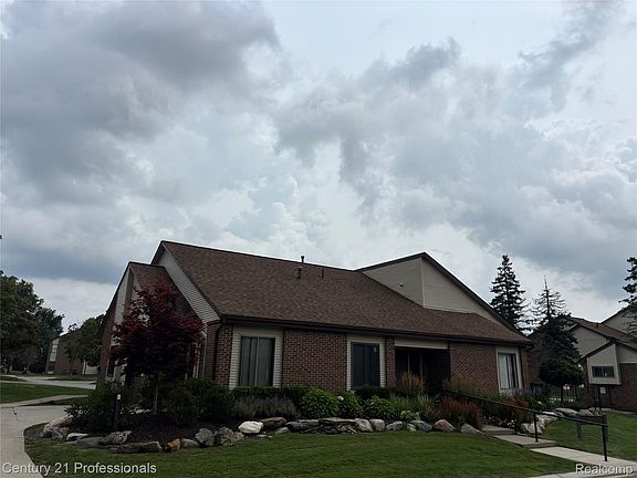 5th image of 6680 Ridgefield Cir APT 102