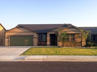 1389 Banneker St, Hanford, CA 93230