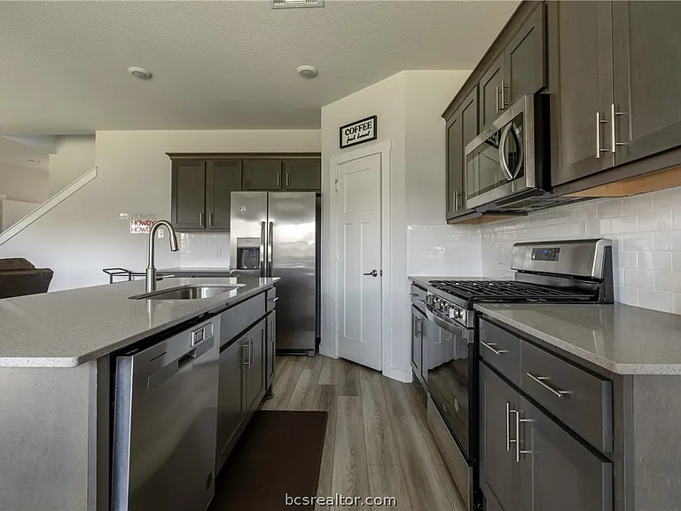 956 Lady Bird Ln — Photo 15