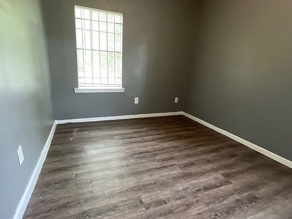 5th image of 8303 Saint Lo Rd
