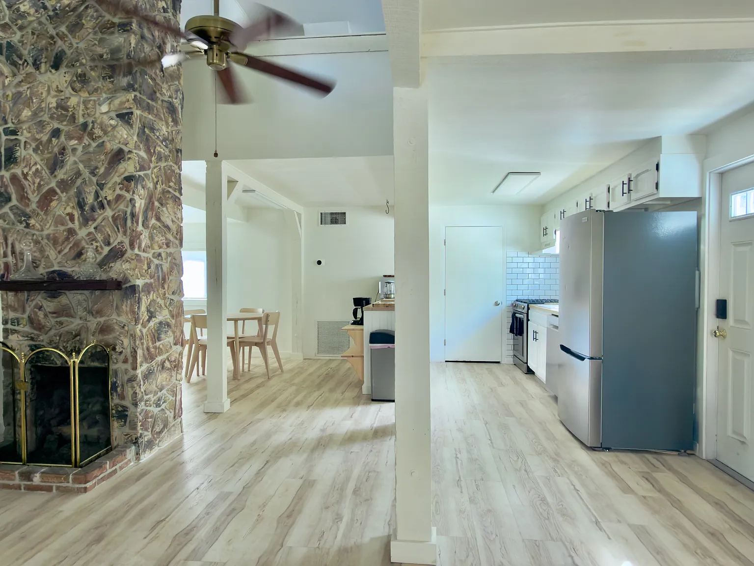 2 bed, 1372 sqft, $3,500 — Photo 4