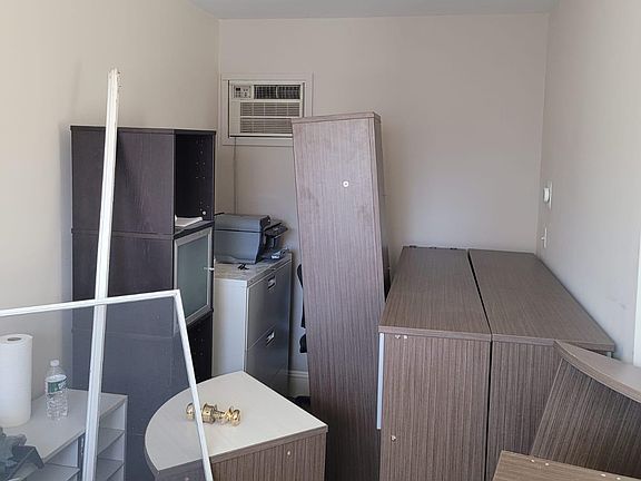 4th image of 53 Burd St