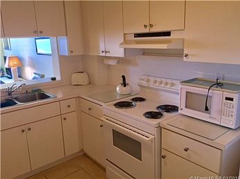 3rd image of 2555 Collins Ave APT 2003